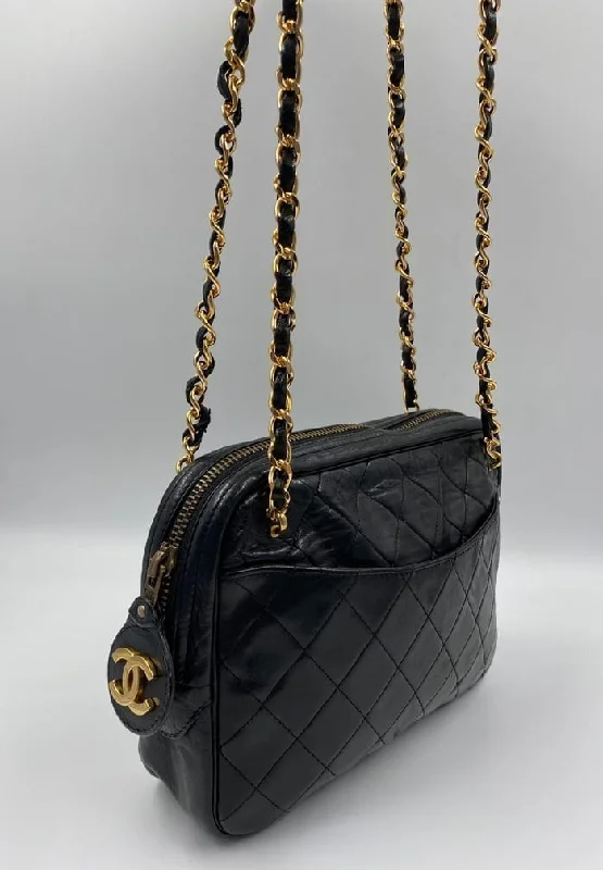 Chanel Lightweight Handbag for Daily ErrandsChanel Vintage Crossbody bag