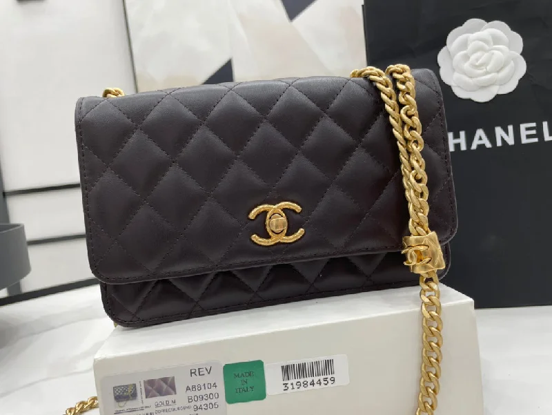 Chanel Handbag with Adjustable Strap for ComfortChanel - Luxury Bag - CHL - 620