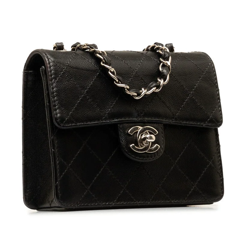 Chanel Quilted Leather Shoulder Bag for FashionistasChanel CC Caviar Mini Classic Crossbody Bag  Leather Shoulder Bag in Good condition