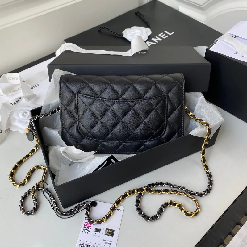 Chanel Chain Strap Handbag for Everyday UseChanel - Luxury Bag - CHL - 549