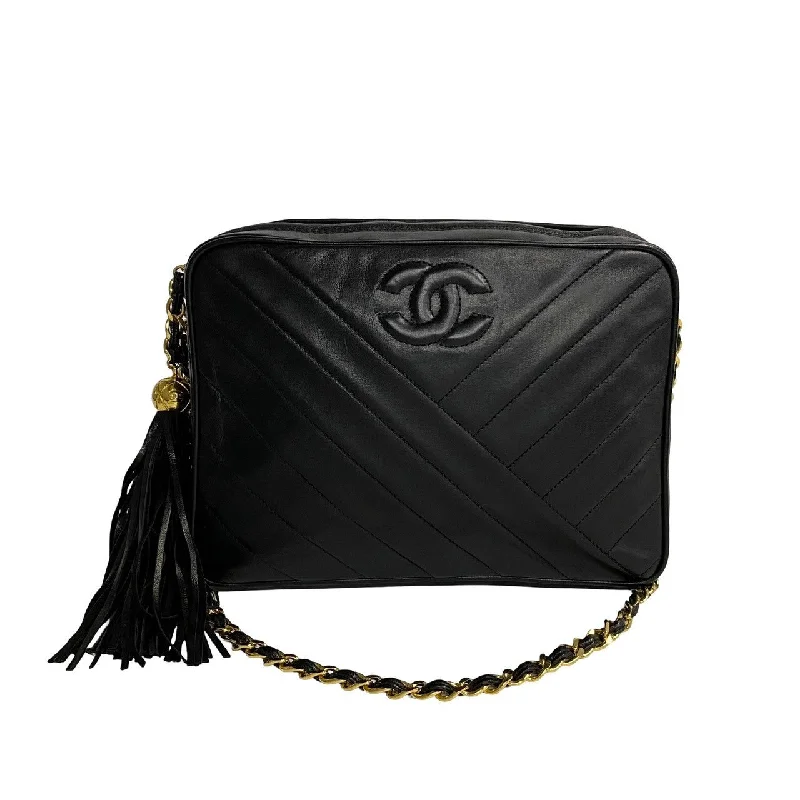 Chanel Chain Strap Handbag for Everyday UseChanel CC Chevron Camera Bag  Leather Crossbody Bag in Good condition