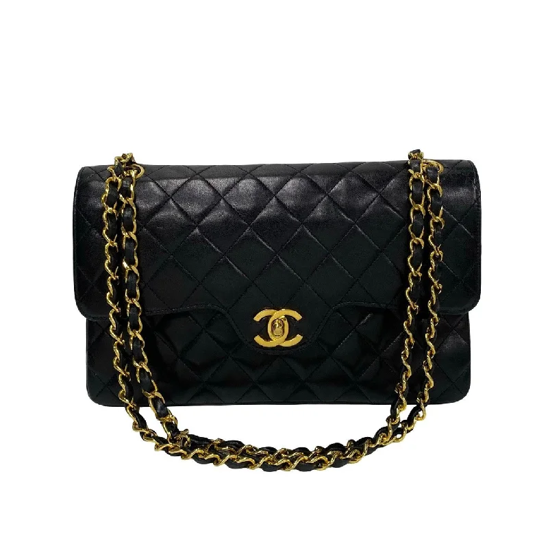 Chanel Classic Flap Bag for Evening PartyChanel Medium Classic Double Flap Bag  Leather Crossbody Bag in Good condition