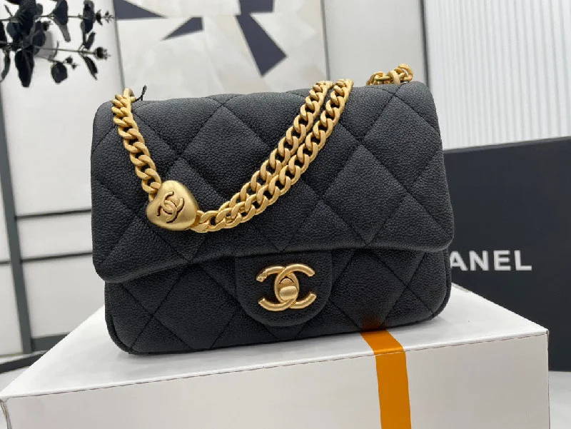 Chanel Quilted Leather Shoulder Bag for FashionistasChanel - Luxury Bag - CHL - 342