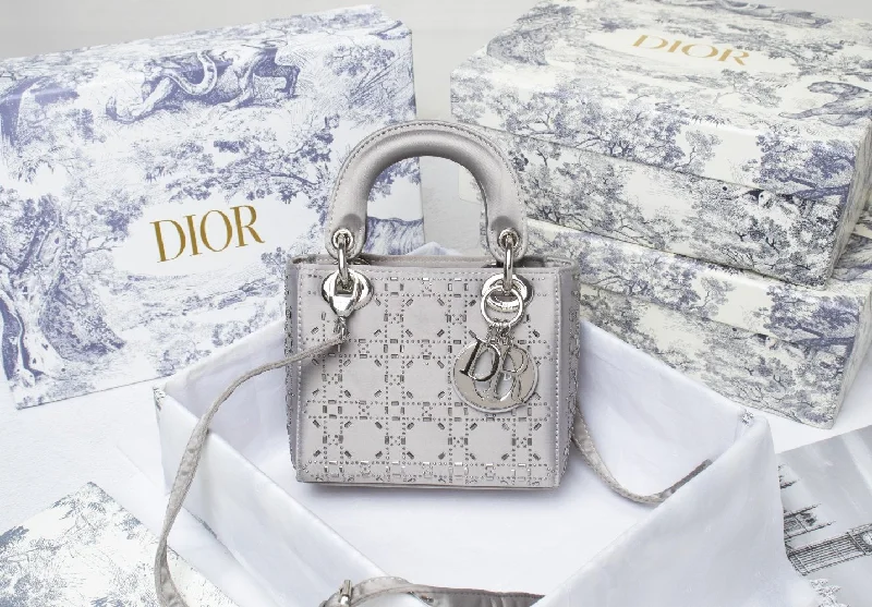 Christian Dior Saddle bags with a patent leather finish for a shiny lookEN - New Arrival Bags Christian Dior 231