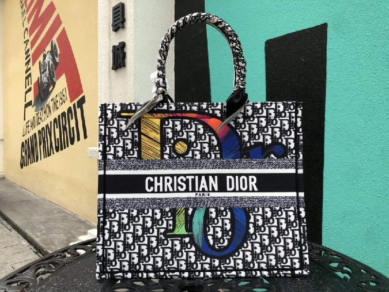 Christian Dior Saddle bags with a studded trim for a bold lookEN - New Arrival Bags Christian Dior 233