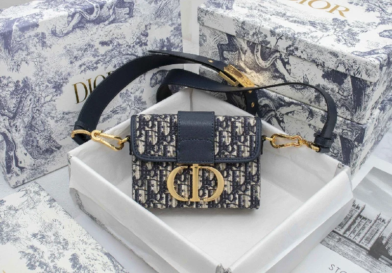 Christian Dior Saddle bags with a studded trim for a bold lookEN - New Arrival Bags Christian Dior 242