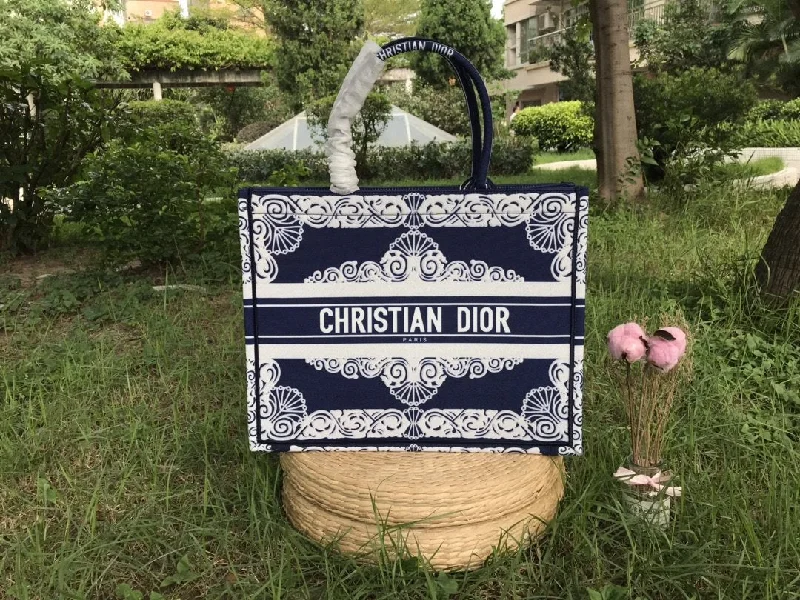 Christian Dior bags with a side - pocket for holding a water bottleEN - New Arrival Bags Christian Dior 257