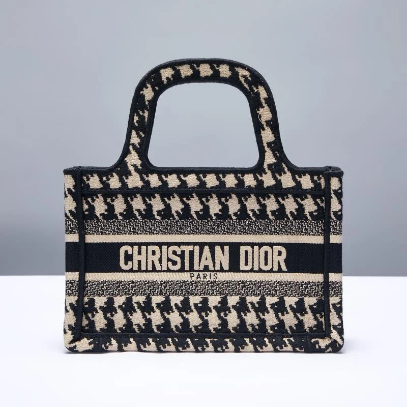 Christian Dior handbags with a removable shoulder strap for versatilityEN - New Arrival Bags Christian Dior 267