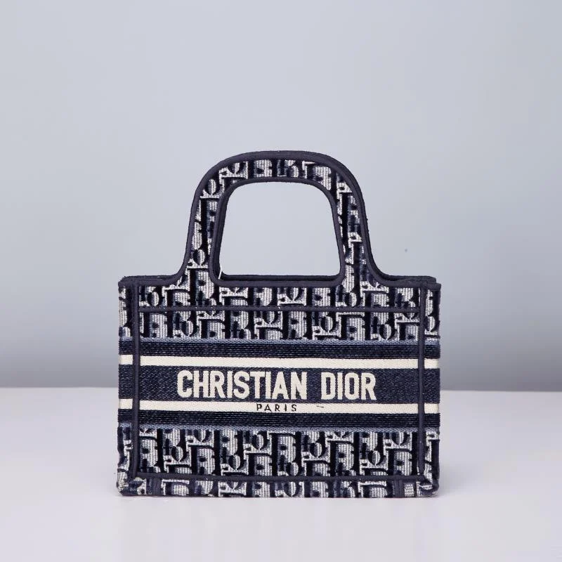 Fashion - forward Christian Dior tote bags for the modern womanEN - New Arrival Bags Christian Dior 268