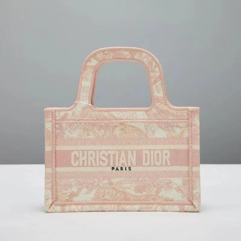 Luxury Christian Dior crossbody bags with a chain - link strapEN - New Arrival Bags Christian Dior 270