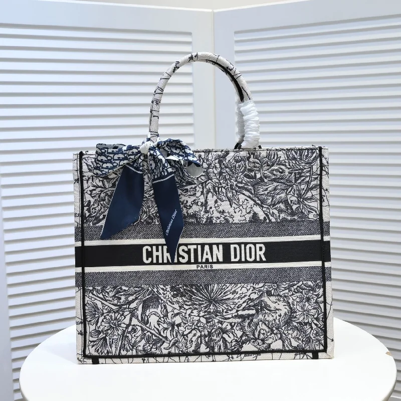 Trendsetting Christian Dior crossbody bags with a colorful strapEN - New Arrival Bags Christian Dior 291