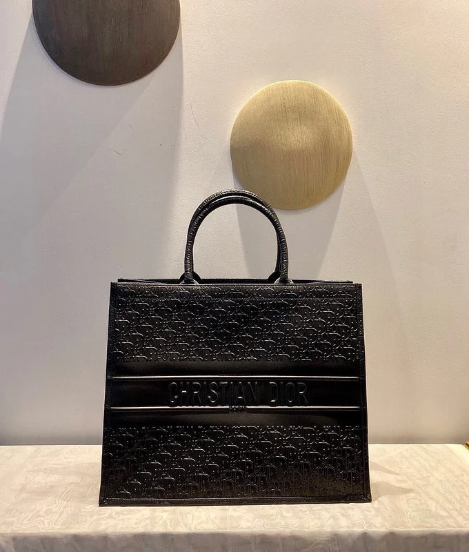 Christian Dior handbags with a detachable mirror for on - the - go touch - upsWF - Dior Bags - 507